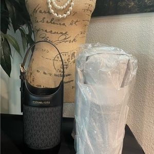 NWT Brand New Michael Kors Wine/Bottle Holder.